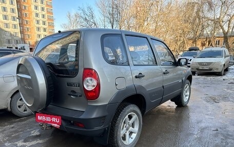 Chevrolet Niva I рестайлинг, 2010 год, 575 000 рублей, 3 фотография