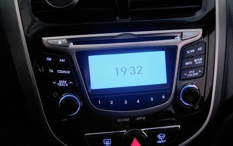Hyundai Solaris II рестайлинг, 2012 год, 920 000 рублей, 3 фотография