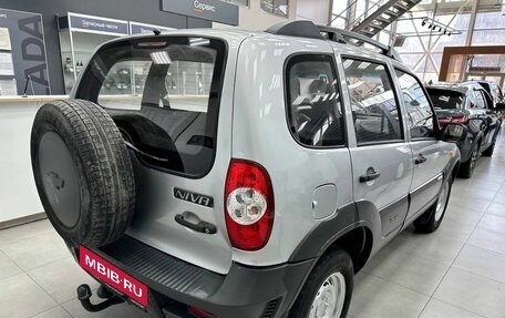 Chevrolet Niva I рестайлинг, 2011 год, 560 000 рублей, 4 фотография