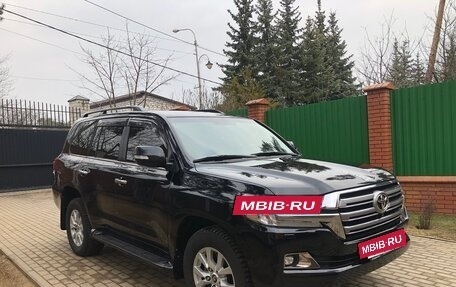 Toyota Land Cruiser 200, 2018 год, 5 980 000 рублей, 2 фотография