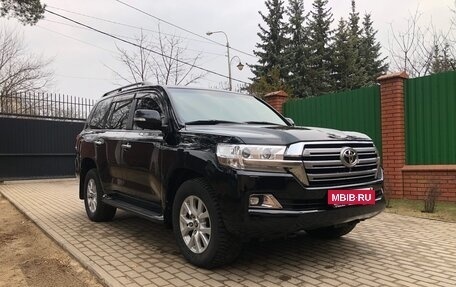 Toyota Land Cruiser 200, 2018 год, 5 980 000 рублей, 5 фотография