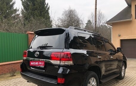 Toyota Land Cruiser 200, 2018 год, 5 980 000 рублей, 4 фотография
