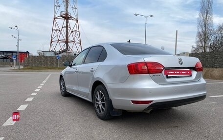 Volkswagen Jetta VI, 2013 год, 990 000 рублей, 4 фотография