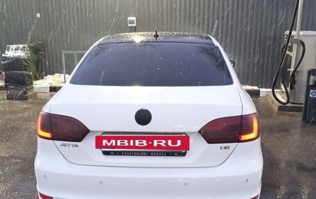 Volkswagen Jetta VI, 2012 год, 950 000 рублей, 4 фотография