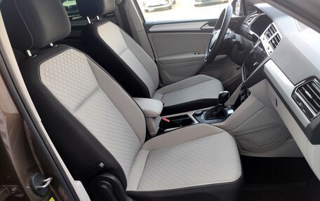Volkswagen Tiguan II, 2017 год, 2 600 000 рублей, 17 фотография