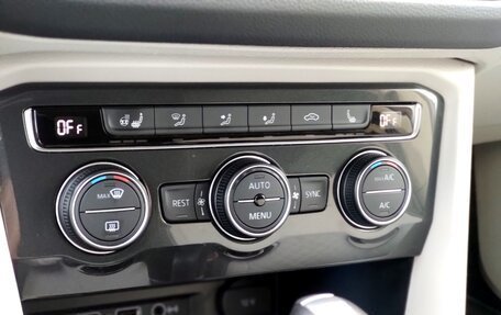 Volkswagen Tiguan II, 2017 год, 2 600 000 рублей, 25 фотография