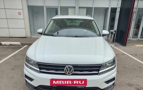 Volkswagen Tiguan II, 2018 год, 2 137 000 рублей, 2 фотография