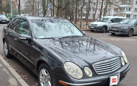 Mercedes-Benz E-Класс, 2003 год, 750 000 рублей, 4 фотография