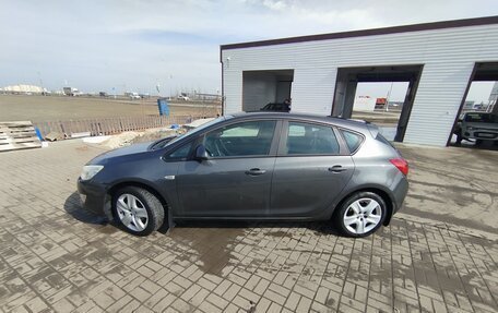 Opel Astra J, 2011 год, 720 000 рублей, 1 фотография