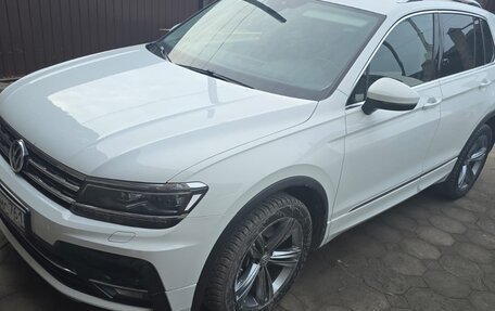 Volkswagen Tiguan II, 2020 год, 2 750 000 рублей, 2 фотография