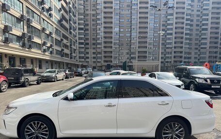 Toyota Camry, 2017 год, 2 050 000 рублей, 5 фотография