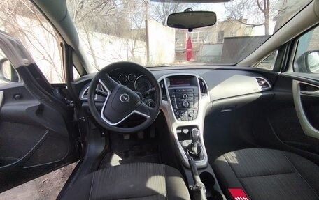 Opel Astra J, 2011 год, 720 000 рублей, 3 фотография