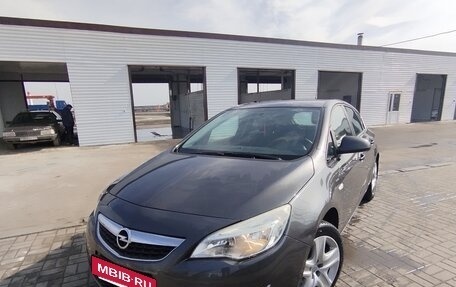 Opel Astra J, 2011 год, 720 000 рублей, 2 фотография