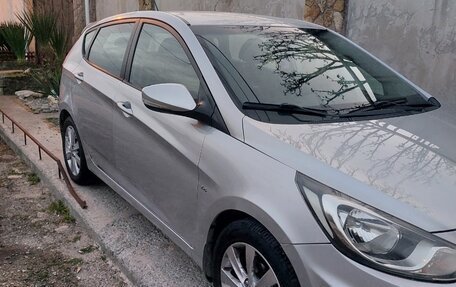 Hyundai Solaris II рестайлинг, 2012 год, 920 000 рублей, 2 фотография