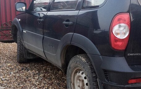 Chevrolet Niva I рестайлинг, 2013 год, 750 000 рублей, 3 фотография