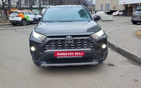 Toyota RAV4, 2020 год, 3 600 000 рублей, 2 фотография