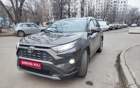 Toyota RAV4, 2020 год, 3 600 000 рублей, 3 фотография