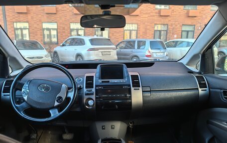 Toyota Prius, 2006 год, 650 000 рублей, 5 фотография