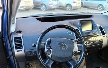 Toyota Prius, 2006 год, 650 000 рублей, 6 фотография