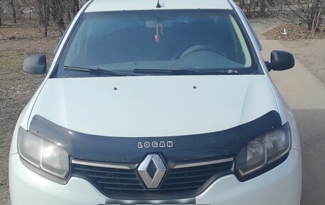 Renault Logan II, 2015 год, 550 000 рублей, 1 фотография