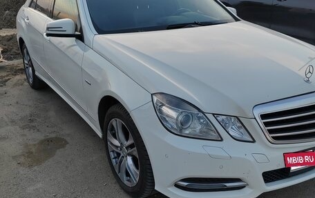 Mercedes-Benz E-Класс, 2011 год, 1 500 000 рублей, 2 фотография