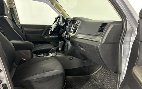 Mitsubishi Pajero IV, 2015 год, 2 700 000 рублей, 14 фотография