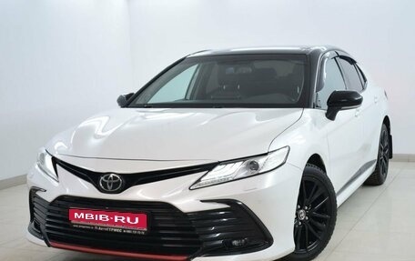 Toyota Camry, 2021 год, 3 900 000 рублей, 1 фотография