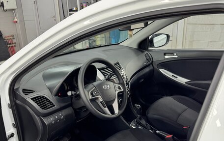 Hyundai Solaris II рестайлинг, 2015 год, 1 240 000 рублей, 7 фотография