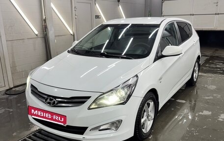 Hyundai Solaris II рестайлинг, 2015 год, 1 240 000 рублей, 10 фотография