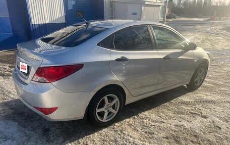 Hyundai Solaris II рестайлинг, 2015 год, 950 000 рублей, 5 фотография