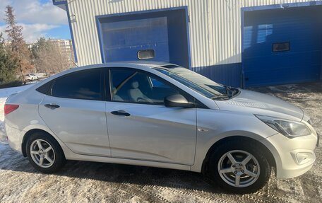 Hyundai Solaris II рестайлинг, 2015 год, 950 000 рублей, 6 фотография