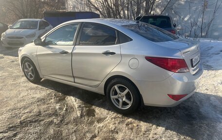 Hyundai Solaris II рестайлинг, 2015 год, 950 000 рублей, 10 фотография