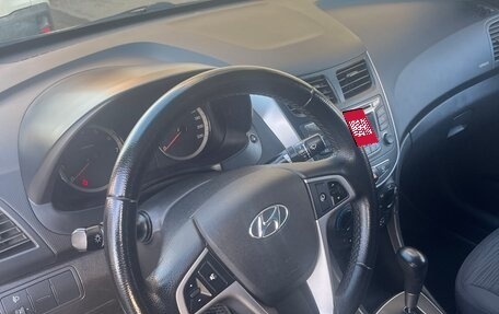 Hyundai Solaris II рестайлинг, 2015 год, 950 000 рублей, 14 фотография