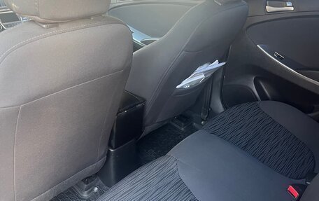 Hyundai Solaris II рестайлинг, 2015 год, 950 000 рублей, 17 фотография