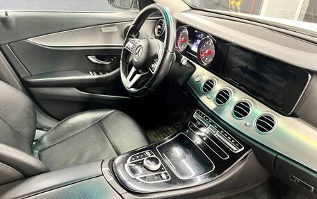 Mercedes-Benz E-Класс, 2018 год, 2 150 000 рублей, 10 фотография