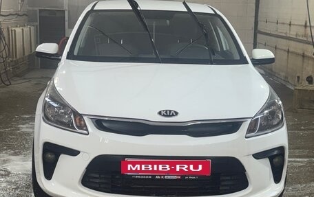 KIA Rio IV, 2018 год, 1 400 000 рублей, 6 фотография