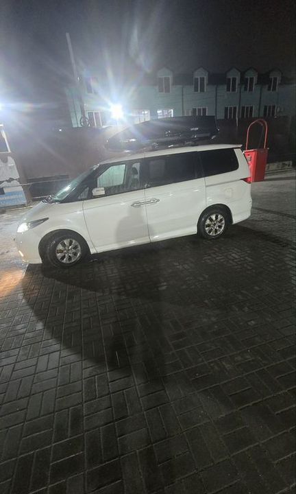 Honda Elysion I рестайлинг, 2006 год, 1 250 000 рублей, 1 фотография