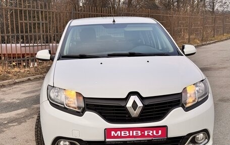 Renault Logan II, 2015 год, 700 000 рублей, 1 фотография