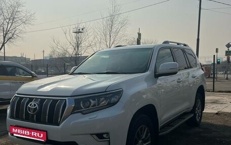 Toyota Land Cruiser Prado 150 рестайлинг 2, 2017 год, 4 490 000 рублей, 6 фотография