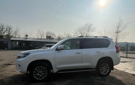 Toyota Land Cruiser Prado 150 рестайлинг 2, 2017 год, 4 490 000 рублей, 8 фотография