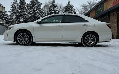 Toyota Camry, 2017 год, 2 550 000 рублей, 3 фотография