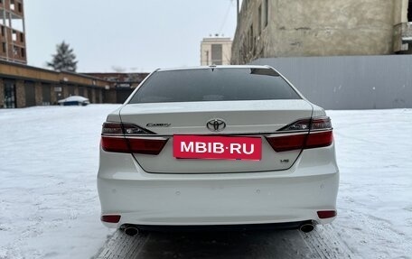 Toyota Camry, 2017 год, 2 550 000 рублей, 4 фотография