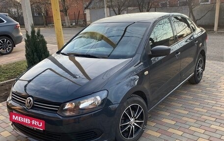 Volkswagen Polo VI (EU Market), 2011 год, 760 000 рублей, 2 фотография