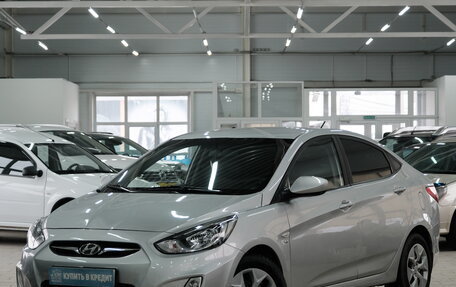 Hyundai Solaris II рестайлинг, 2011 год, 889 000 рублей, 2 фотография