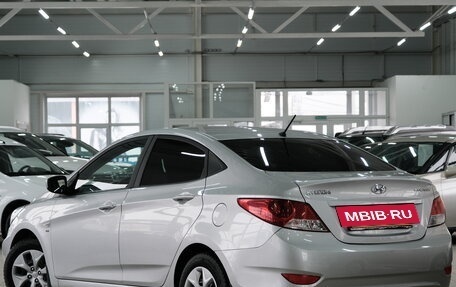 Hyundai Solaris II рестайлинг, 2011 год, 889 000 рублей, 3 фотография