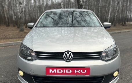 Volkswagen Polo VI (EU Market), 2013 год, 1 190 000 рублей, 1 фотография