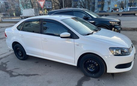 Volkswagen Polo VI (EU Market), 2011 год, 825 000 рублей, 3 фотография