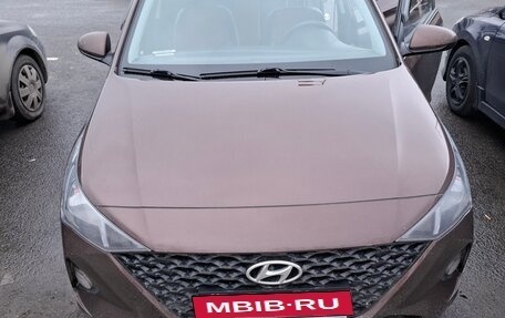 Hyundai Solaris II рестайлинг, 2022 год, 1 000 000 рублей, 1 фотография