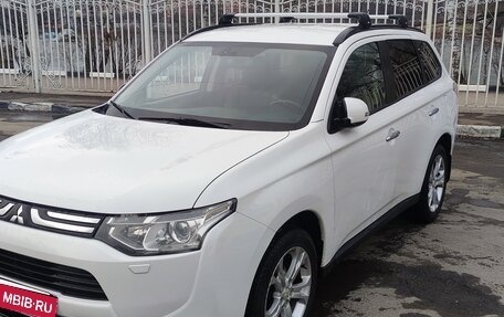 Mitsubishi Outlander III рестайлинг 3, 2012 год, 1 550 000 рублей, 1 фотография