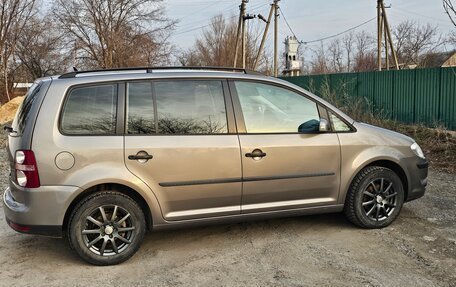 Volkswagen Touran III, 2008 год, 850 000 рублей, 10 фотография